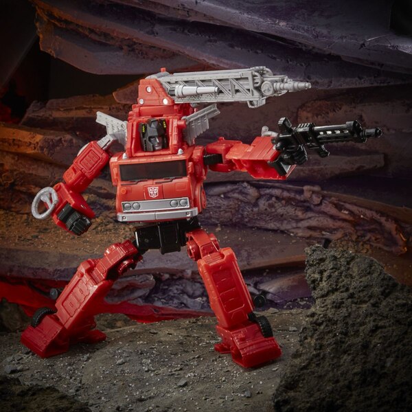 Transformers Kingdom Wave 2 Voyager Inferno  (70 of 77)